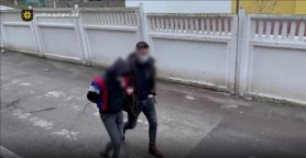 Jaf în sectorul Botanica. Doi tineri de 17 și 18 ani au lăsat un bărbat fără telefon și portmoneu